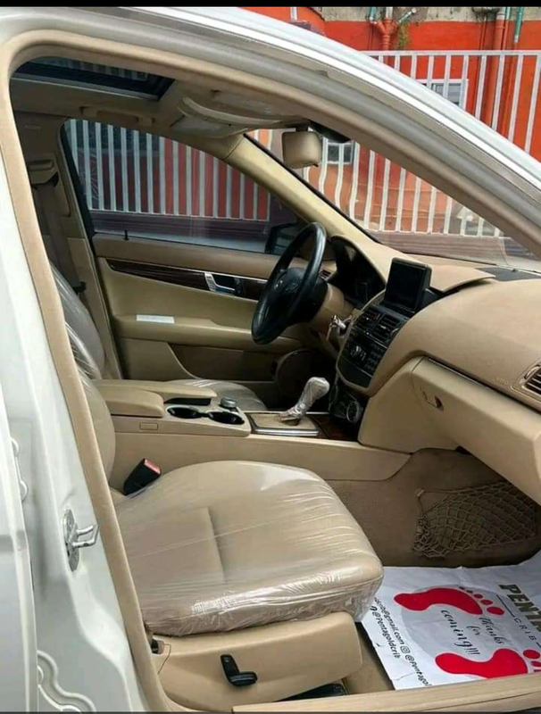 Thumbnail 5 of 2009 Mercedes-Benz C-Class